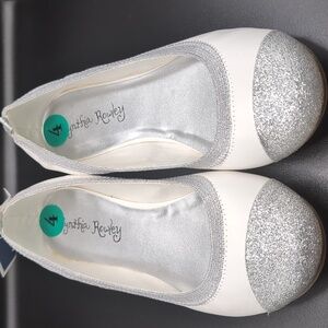 Cynthia Rowley white silver flats girls size 4